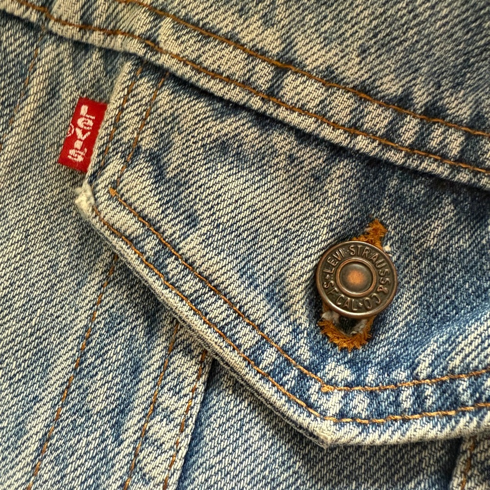Vintage Levi’s Jean Jacket - Picture 3 of 10